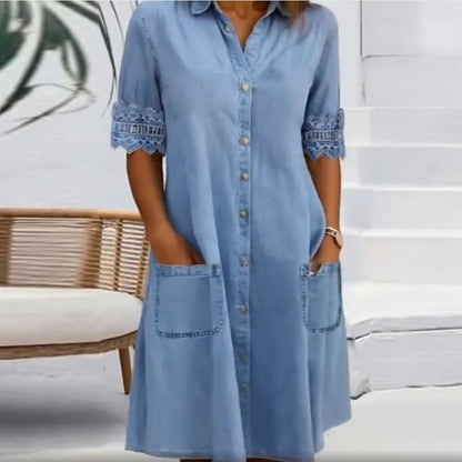 👗🌸 Elegante vestido vaquero con ribete de encaje y bolsillos