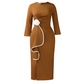 Elegante vestido ajustado con cuello redondo y volantes