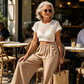 Pantalones de mujer de corte ancho con botones decorativos