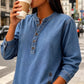Camisa holgada de vaquero con cuello en V para mujer